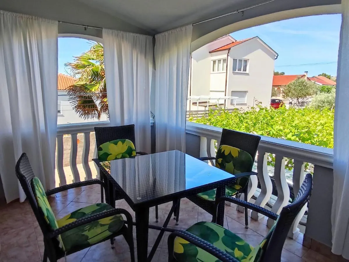 Kastelina Apartments Vir Hırvatistan